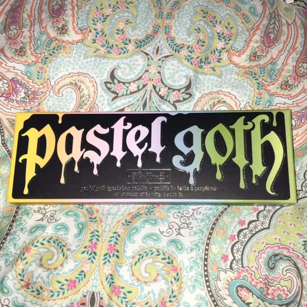 🛑SOLD🛑 KVD Pastel Goth